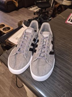 Men's Adidas Shoes Like New size 10