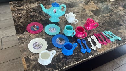 Tea Frozen set toys