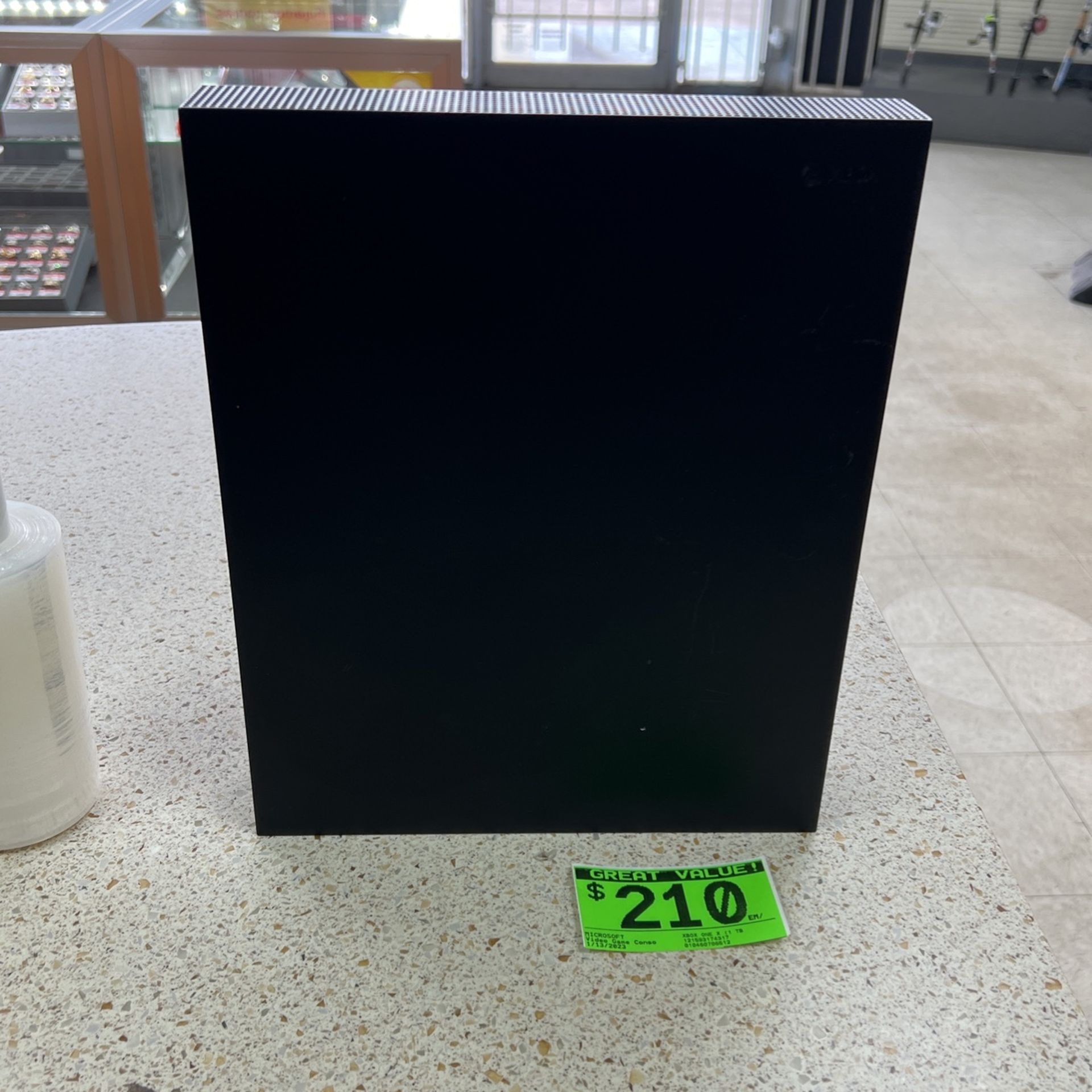 Xbox One X 1tb (no Accessories)