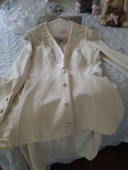 Tadashi cream color suit with skirt size 6