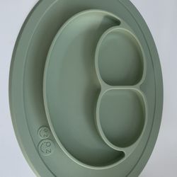 ezpz toddler plate- sage green