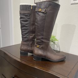 Woman Boots Size 8