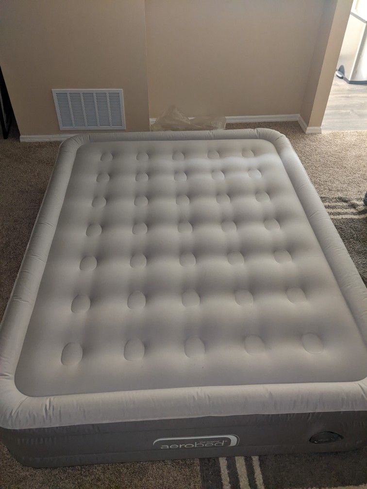 Aerobed Inflatable Mattress With Built In Pump
