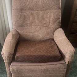 RECLINER/ROCKING CHAIR EXCELLENT CONDITION 