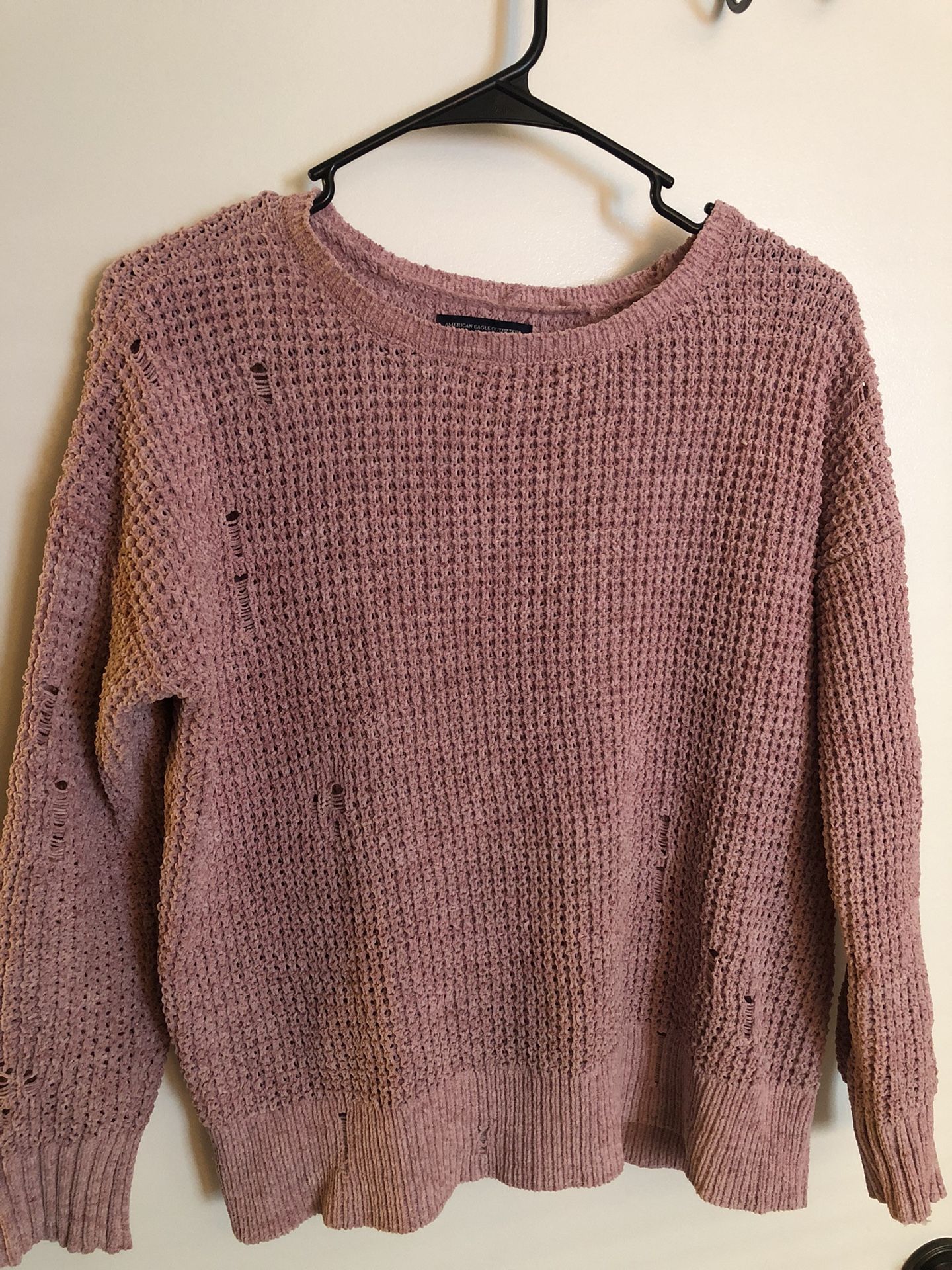 American Eagle Distressed Women’s Sweater Size Small