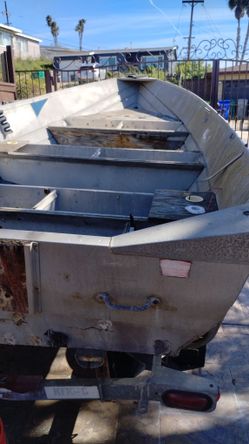 Aluminum fishing boat Klamath 16' project boat