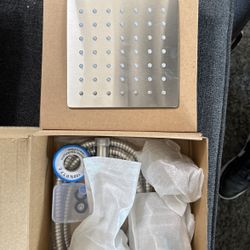 6 In.² Chrome Showerhead With Hose And Accessories For Installation