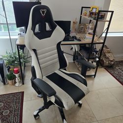 Gaming Chair Black & White – Used, Good Condition