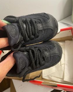 Toddler Black Nike’s Size 5