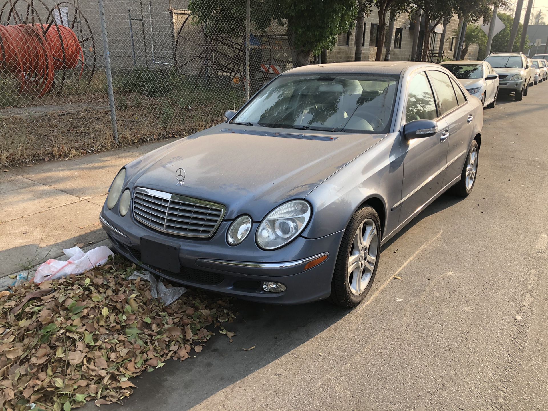 2006 MERCEDES E350 parting out