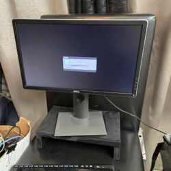 Desktop Moniters with Stands and all Connectors, 