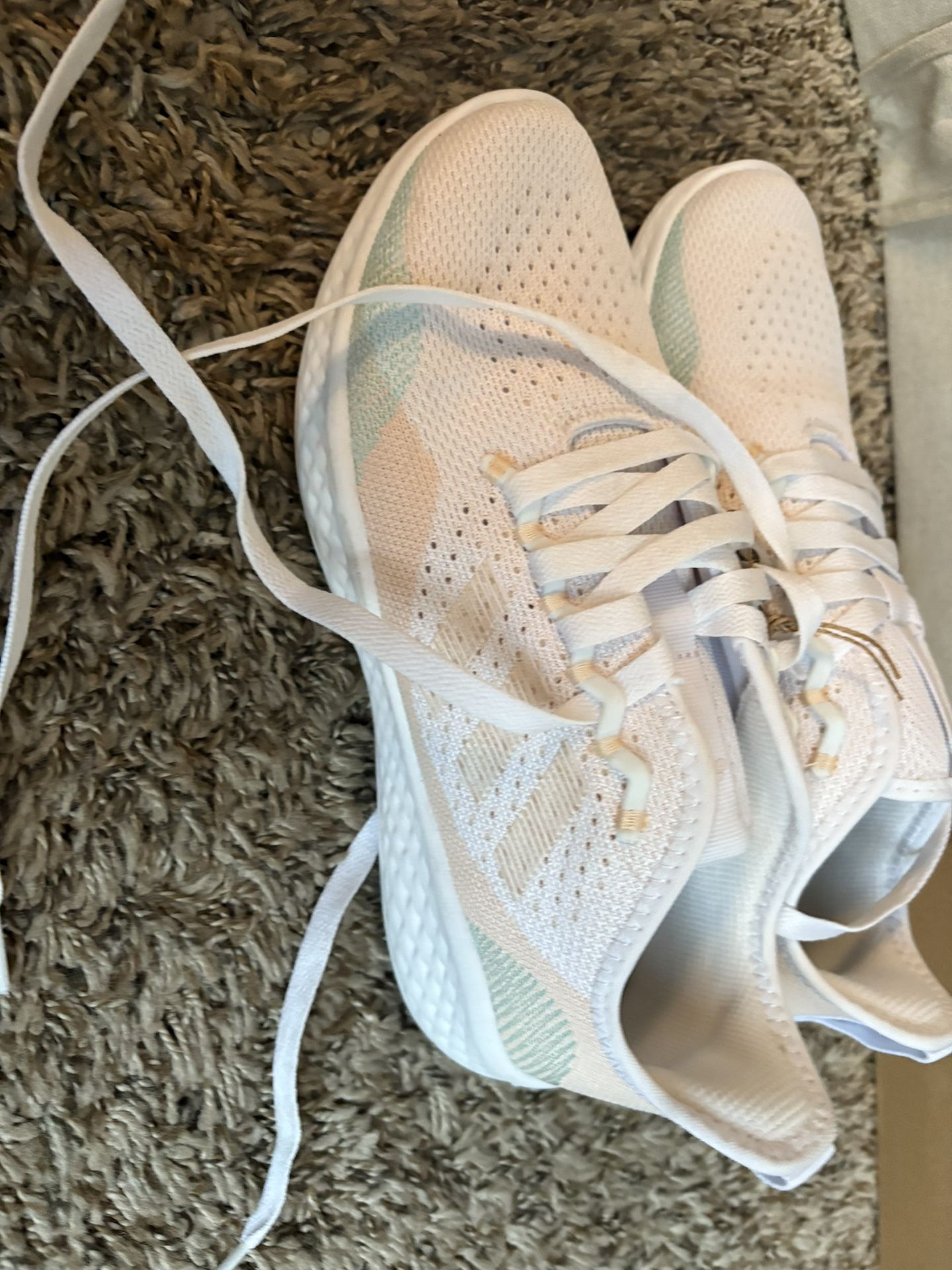 New women’s Reebok