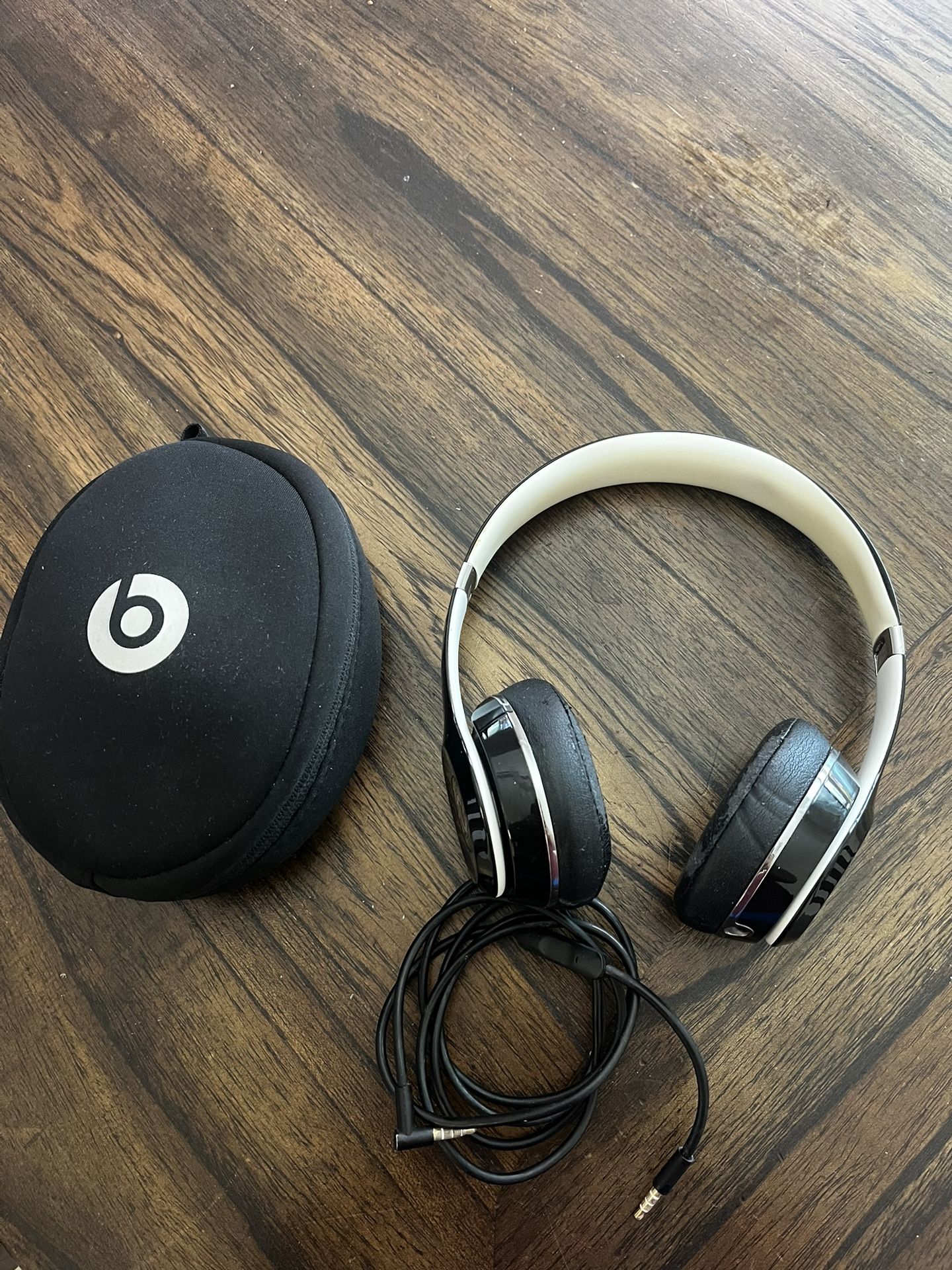 Headphones: Beats Solo 3