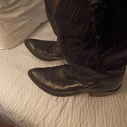 Black Leather Lucchese 2000 Western Boots For Men. 