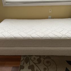 Mattress with box spring - Twin