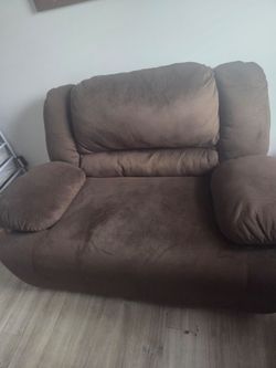 Ashley's Furniture Wideseat Electric Recliner