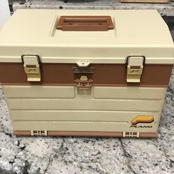 Plano tackle box  ( Vintage )