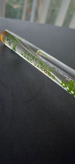 Daisy Wild Mark Jacobs perfume