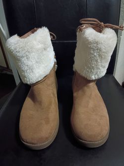 GBG Faux Fur Winter Boots . Size 8 1/2