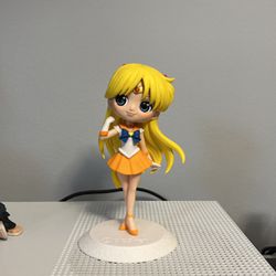 Sailor Moon Figure (no box) 