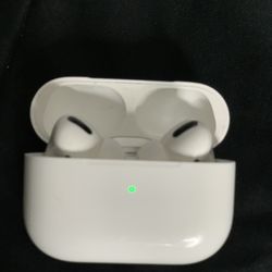 Apple AirPods Pro MagSafe 