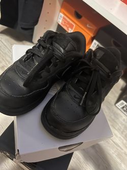 Black Nike Air Force 1 