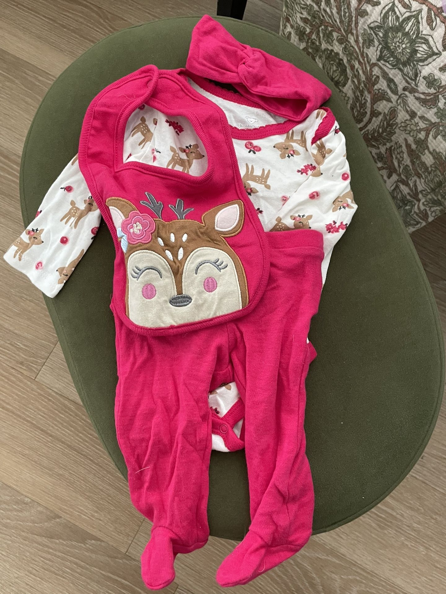 Newborn 0–3M Baby Girl Outfit Set w/ Bow & Bib – Brand New!
