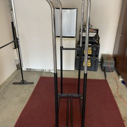 Retail Store Clothes Hunger Rack