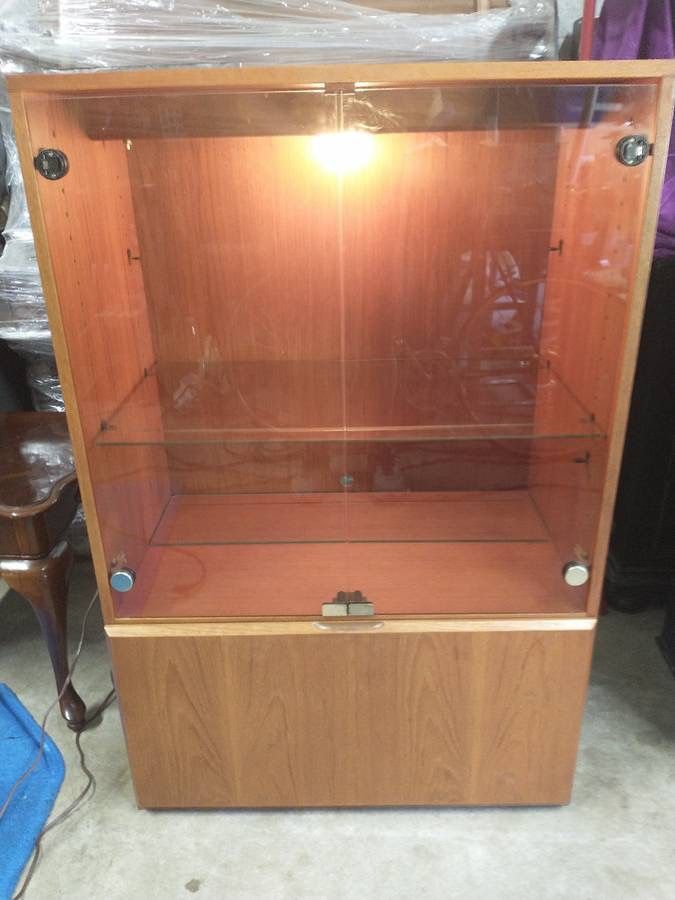 Mid -Century Liquor Cabinet/Display Case