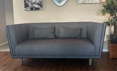 Modern Living Room Set - Like New (Sofa, Loveseat, Chair & Ottoman)