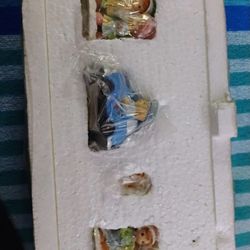 Hawthorne Village Precious Moments Collection Sharing and Caring