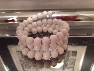 Costume white 3 ring bracelet