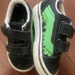 VANS - KIDS OLD SKOOL V GLOW SLIME SKATE SHOES