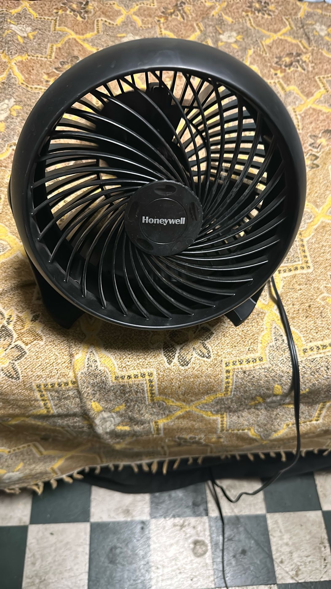 Honey Well Personal Fan 3 Speed