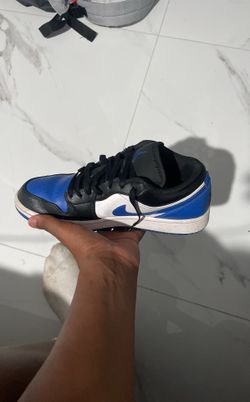 Jordan 1’s Blue Black And White 