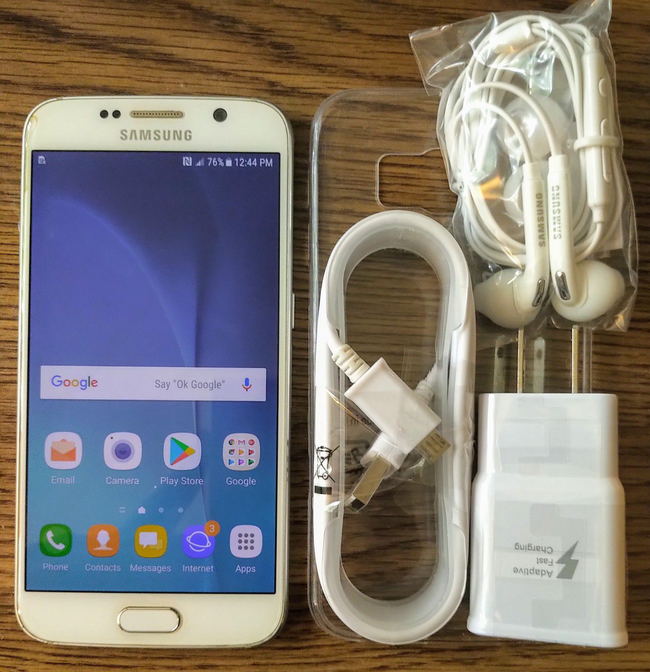 Galaxy S6 UNLOCKED 64GB w/ Accessories