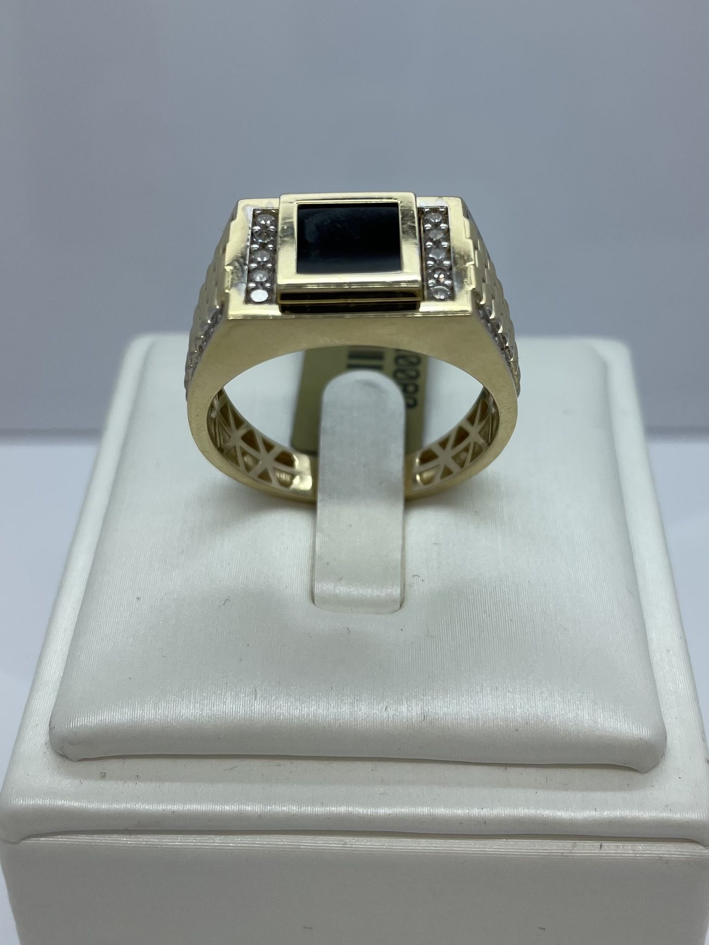 14K RING. NEW 