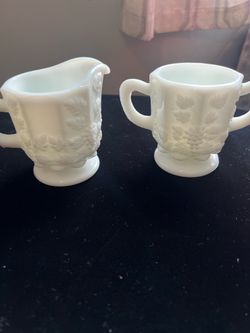 VTG Westmoreland Milk Glass creamer and sugar set in the "Paneled Grape" pattern. See pic for size