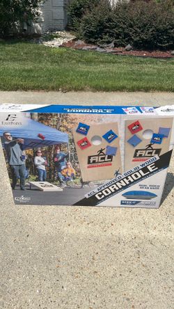 Cornhole set