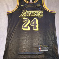 Kobe Bryant Los Angeles Lakers Jersey Size L 