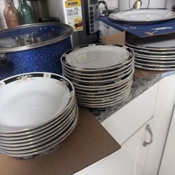 Crown Ming Fine China Adriana Gold Rim