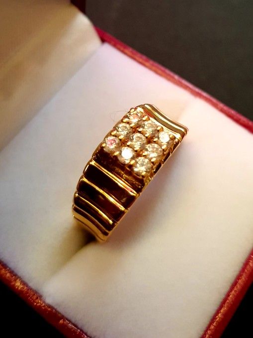 Elegant 18 22K Gold Ring – High Quality Craftsmanship