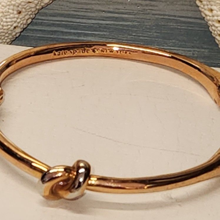 #2369, KATE SPADE, NEW YORK SAILOR'S KNOT HINGE BANGLE,GOLD TONE