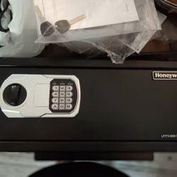 Honeywell Steel Security Safe 