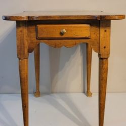 Ethan Allen Circa 1776 Solid Hard Rock Maple Colonial / Early American 21" Accent End Table