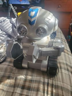 Roger Robot still works great missing tray