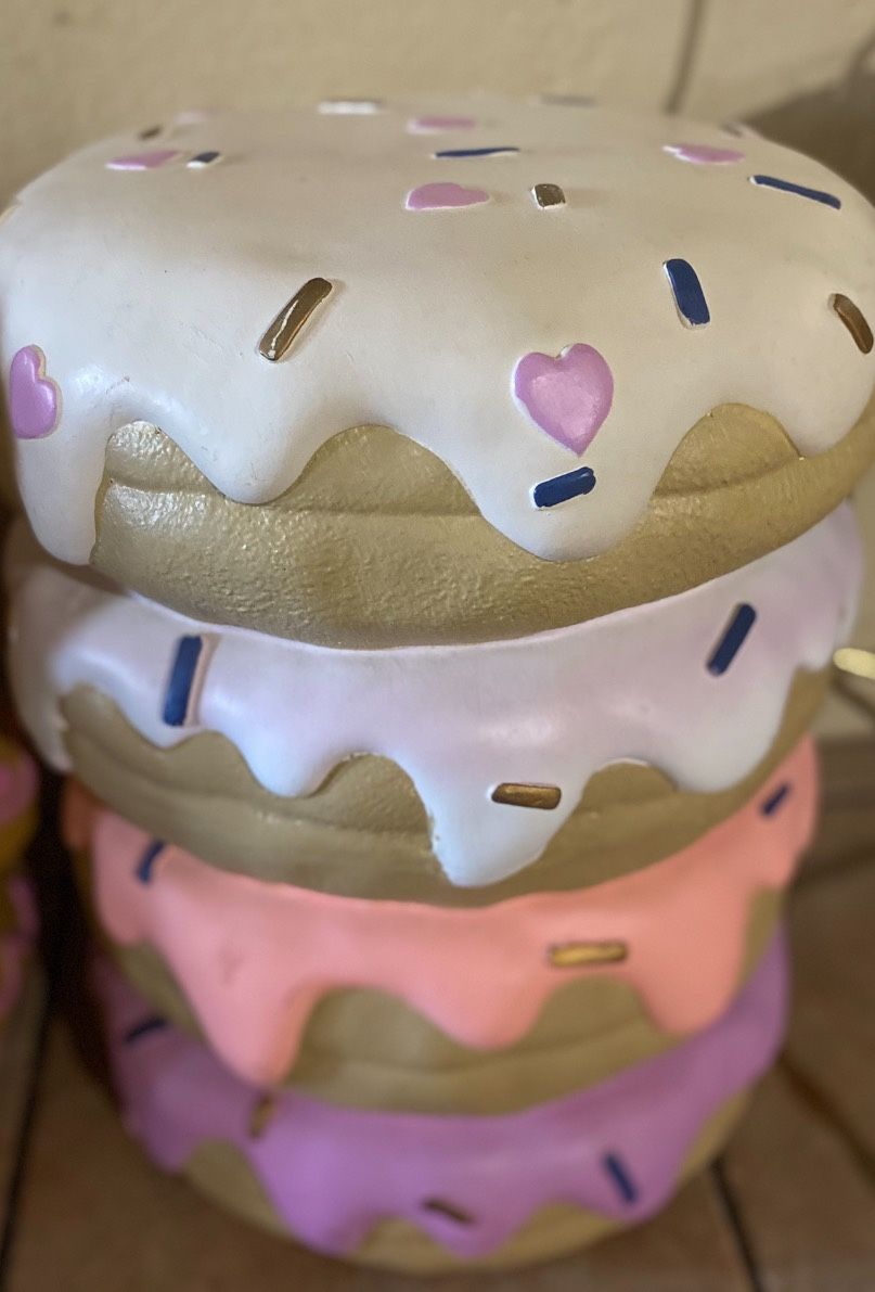 Heart Doughnut Stool