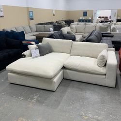ELYZA SECTIONAL WITH CHAISE
2,3,4... part options are available