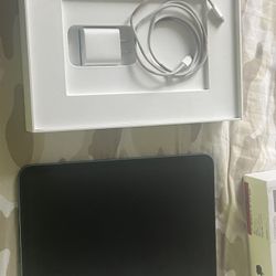 iPad Air 10th Generation 256 Gb