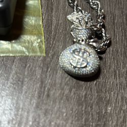 925 Silver Diamond Pendant 